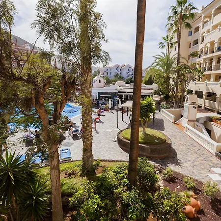 Castle Harbour 3 *